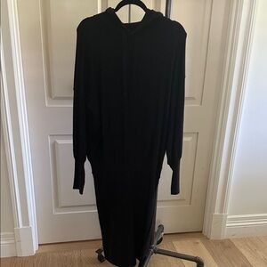 Evereve Black Long Sleeve Dress